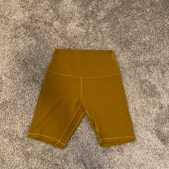 Yellow Lululemon Align Shorts - Picture 1 of 2